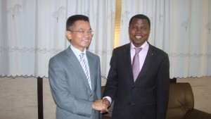 L'Ambassadeur Tao Weinguang et Martial Sounton