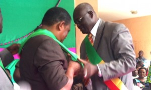 Le maire Georges Bada installe Germain Cadja Dodo...