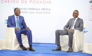 Le Professeur François Abiola aux côtés du co-auteur, André Dossa
